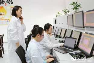 南寧通信段女職工 以巾幗匠心精檢細修，筑牢通信設備安全防線
